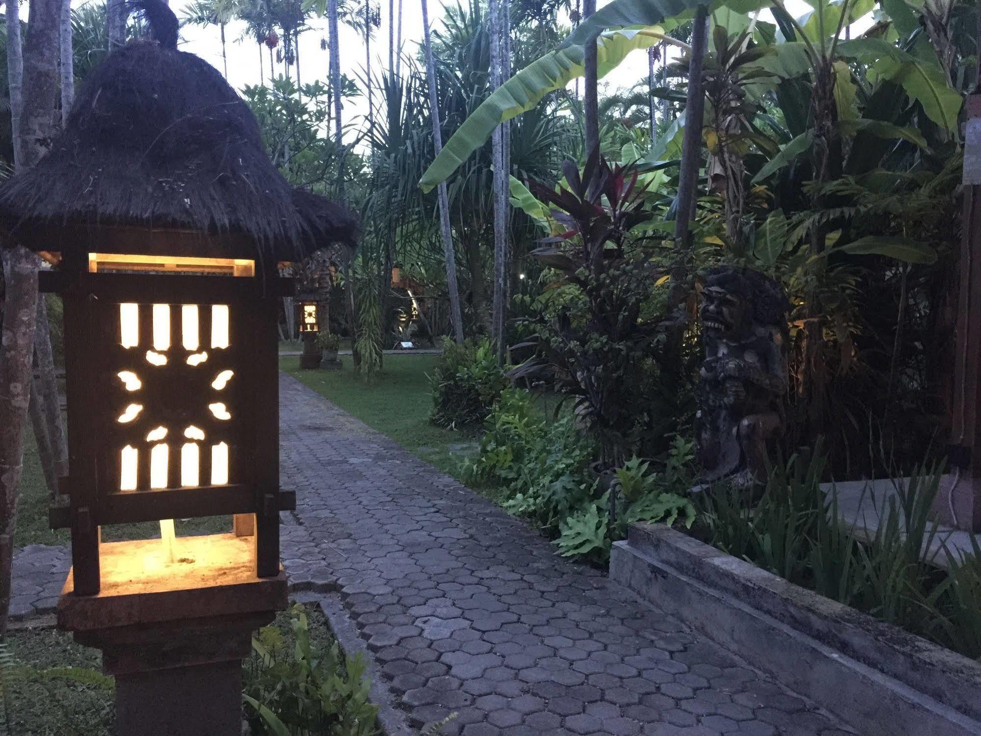 Bumi Ayu Bungalow Sanur Exterior foto